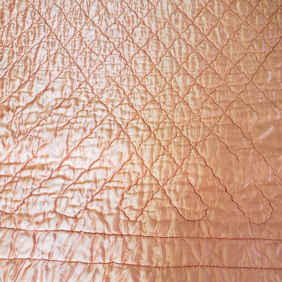 Lockport Vtg Quilted SATIN Comforter Blanket 66 x 85 Twin Pink Peach Thick Warm - Picture 5 of 16